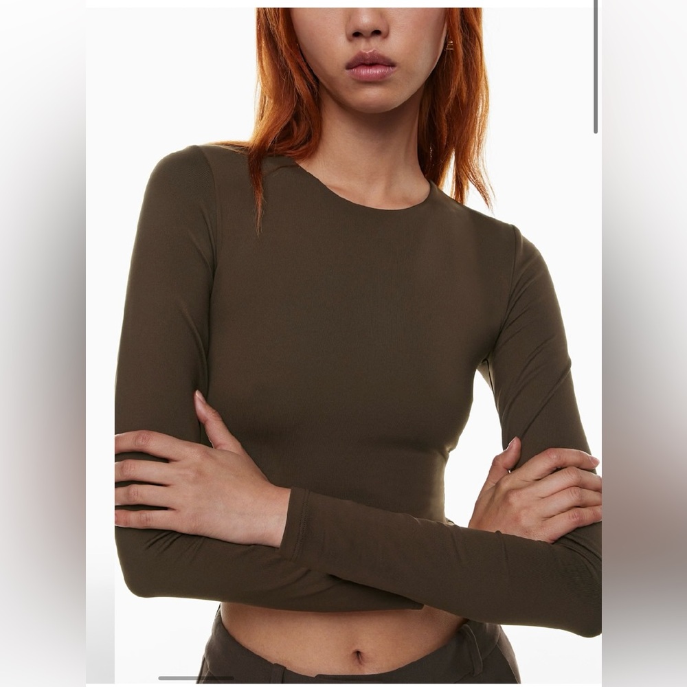 Babaton Contour Crew Longsleeve